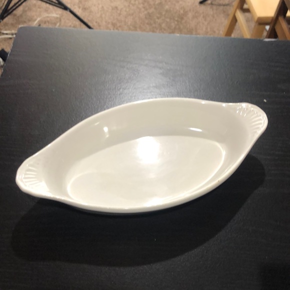 White serving dish - Picture 1 of 8